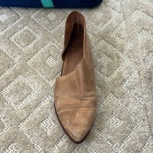 Bueno Blake leather flats